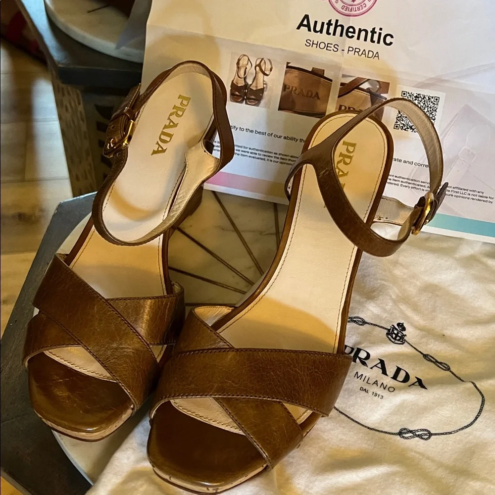 1 hour sale. Prada, size 37.5 EU (7 US), Tan Leather, w/ Prada dust bag & COA - Picture 3 of 11